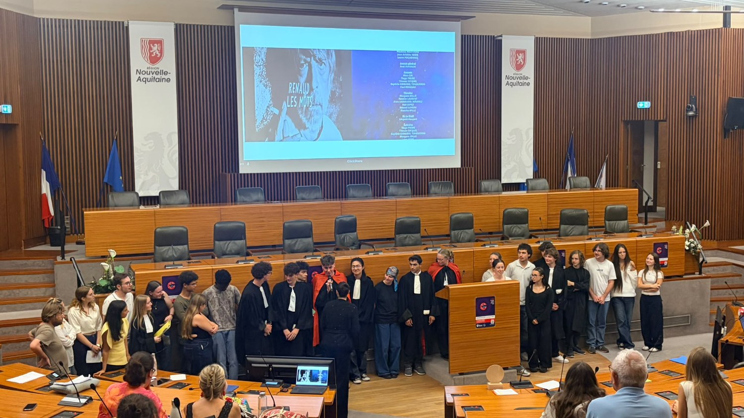 Image 1 - La Nuit du Droit au conseil régional : les lycéens de Paul Eluard ont encore montré leurs talents.